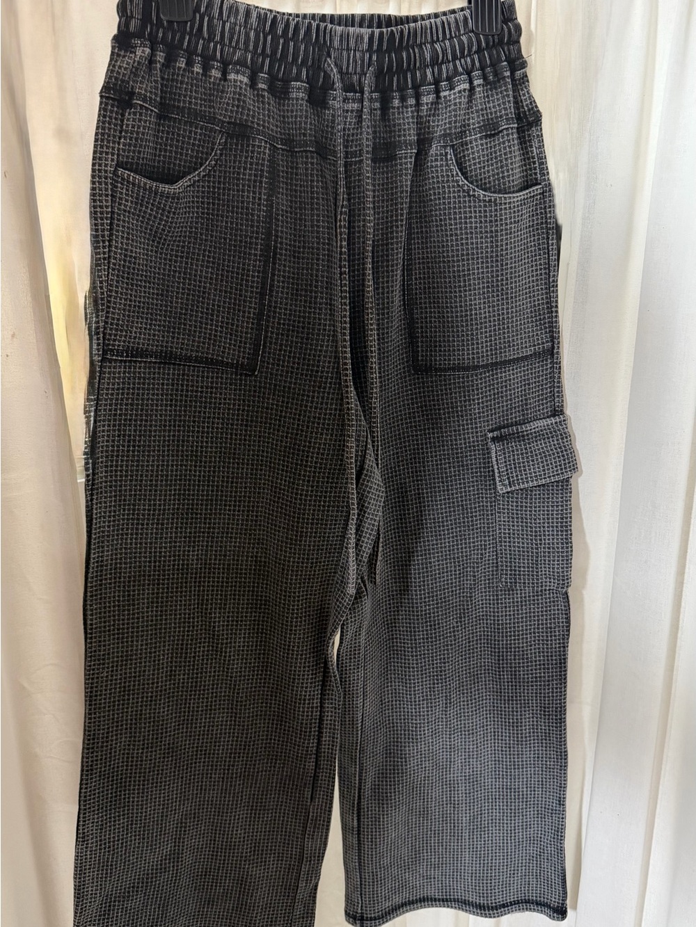 Gilli Charcoal Waffle-Knit Cargo Joggers